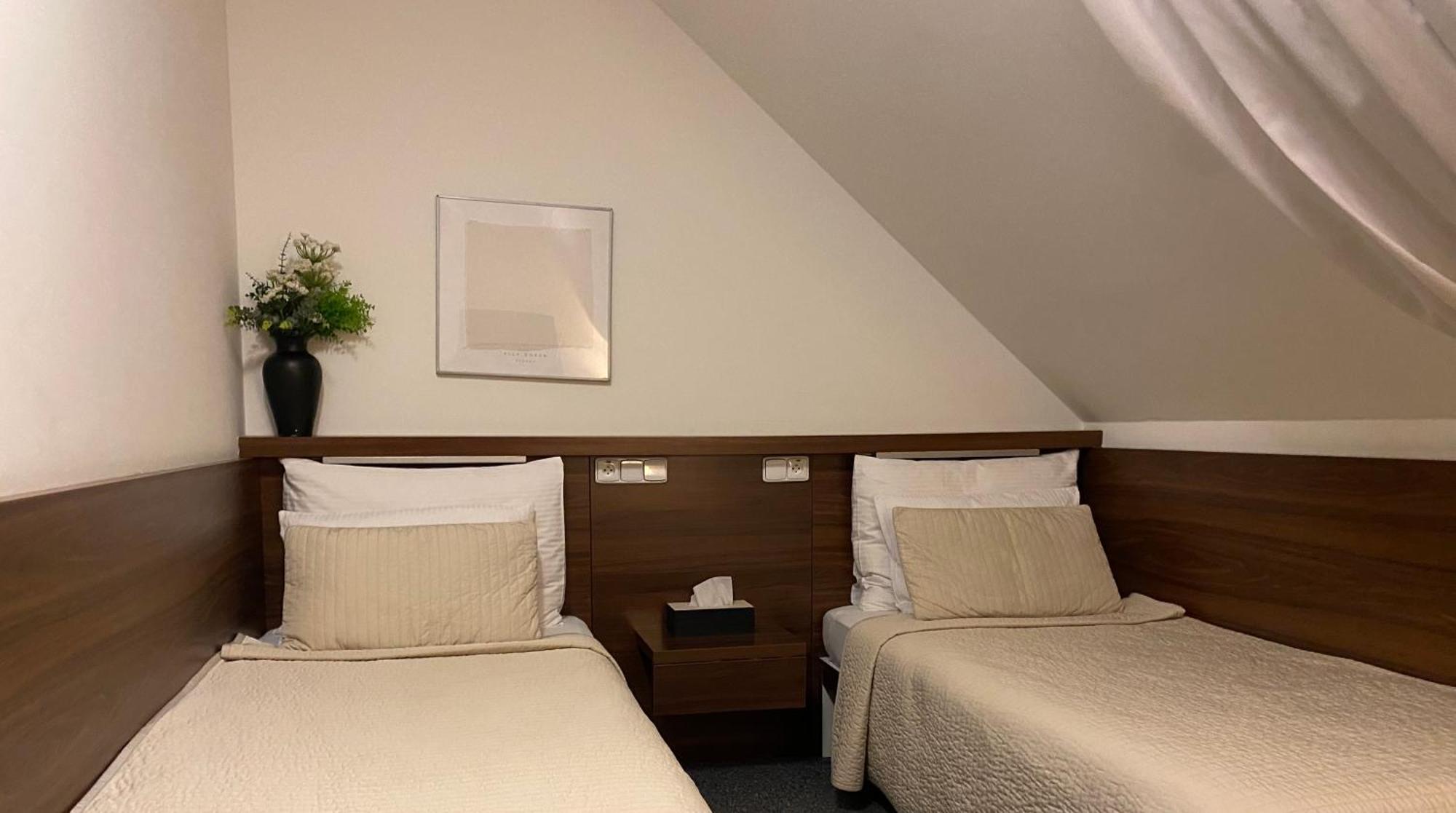 Penzion Luxor Трнава Екстериор снимка