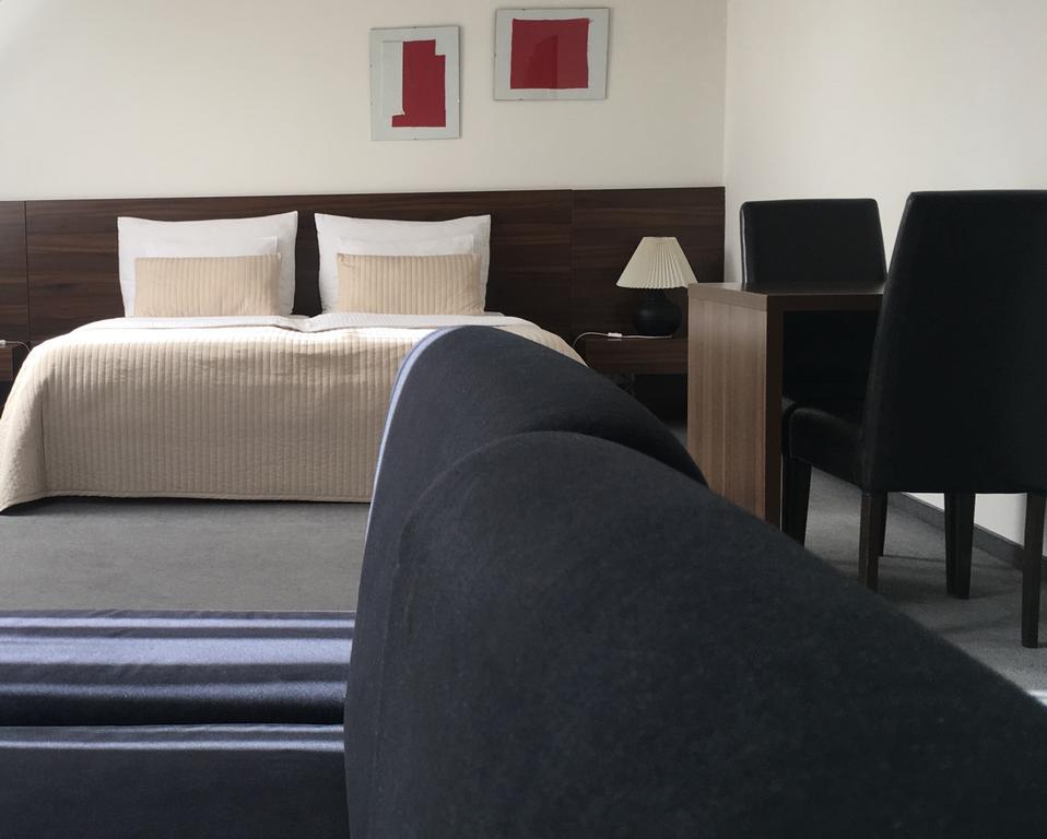 Penzion Luxor Трнава Екстериор снимка
