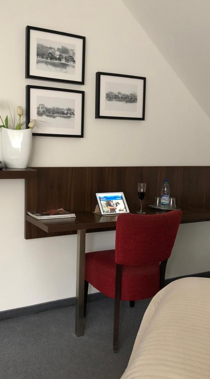 Penzion Luxor Трнава Екстериор снимка