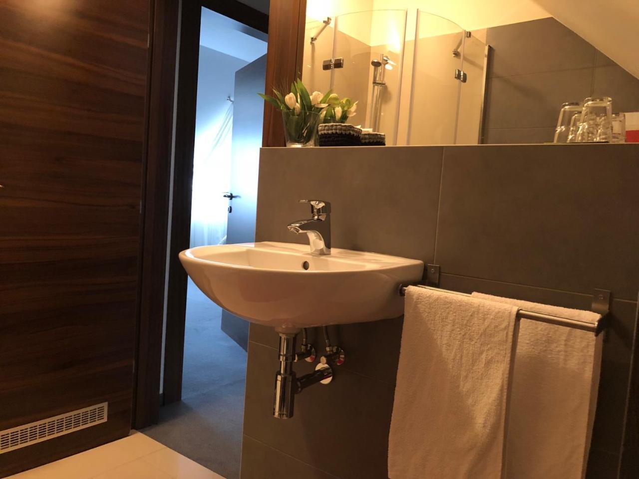Penzion Luxor Трнава Екстериор снимка