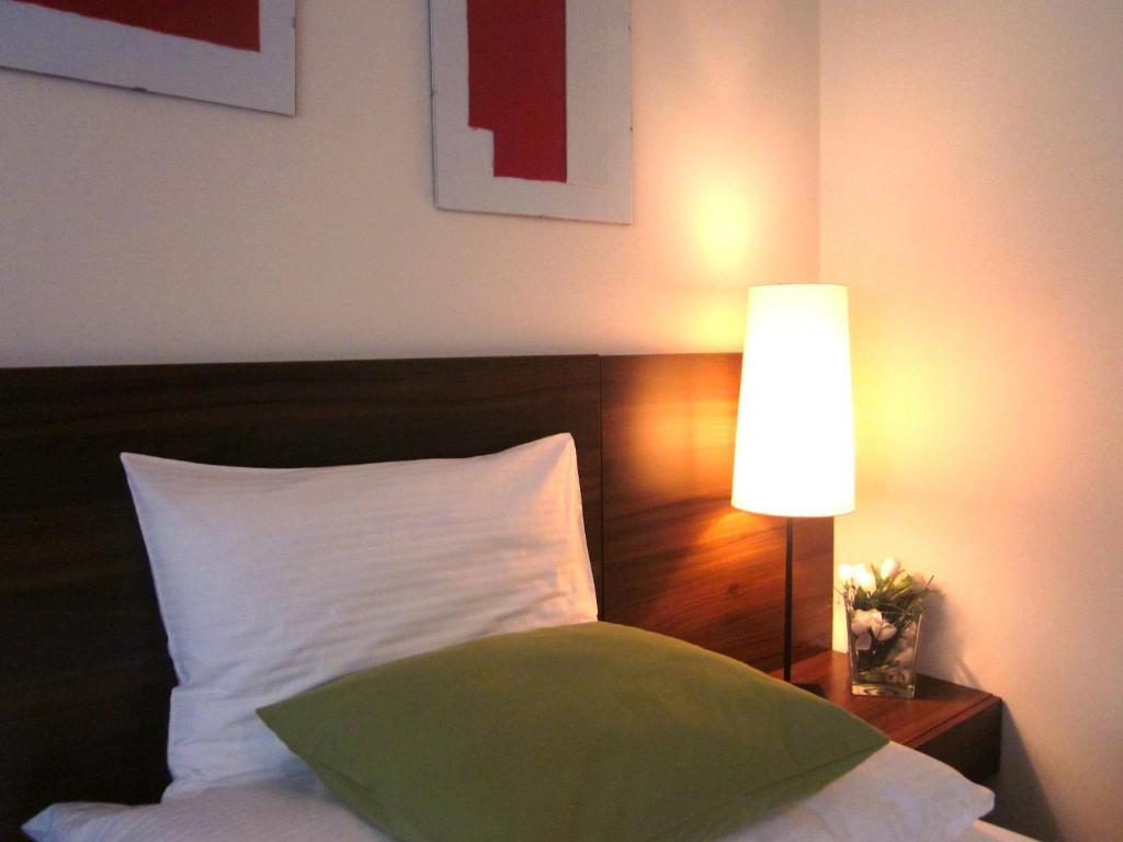 Penzion Luxor Трнава Екстериор снимка